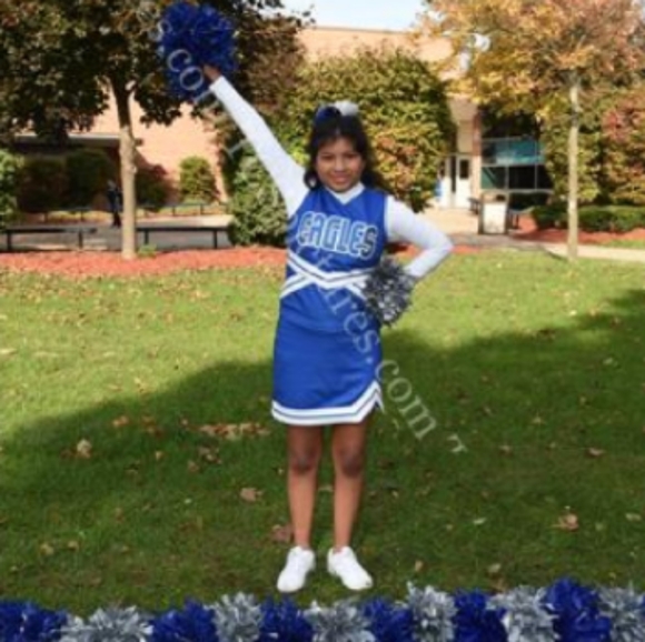 Meet your Posher, Rissa - Picture 2 of 4